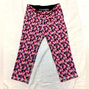 Victorias Secret Leggings VSX Sport Knockout Crop Size XSmall Capri Neon Pink